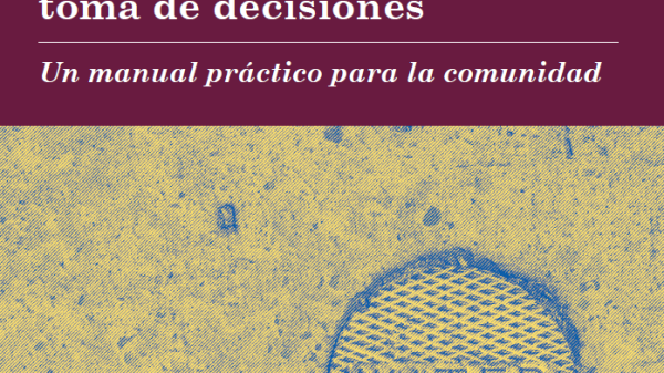 Dialogando con lìderes locales encargados de la toma de decisiones